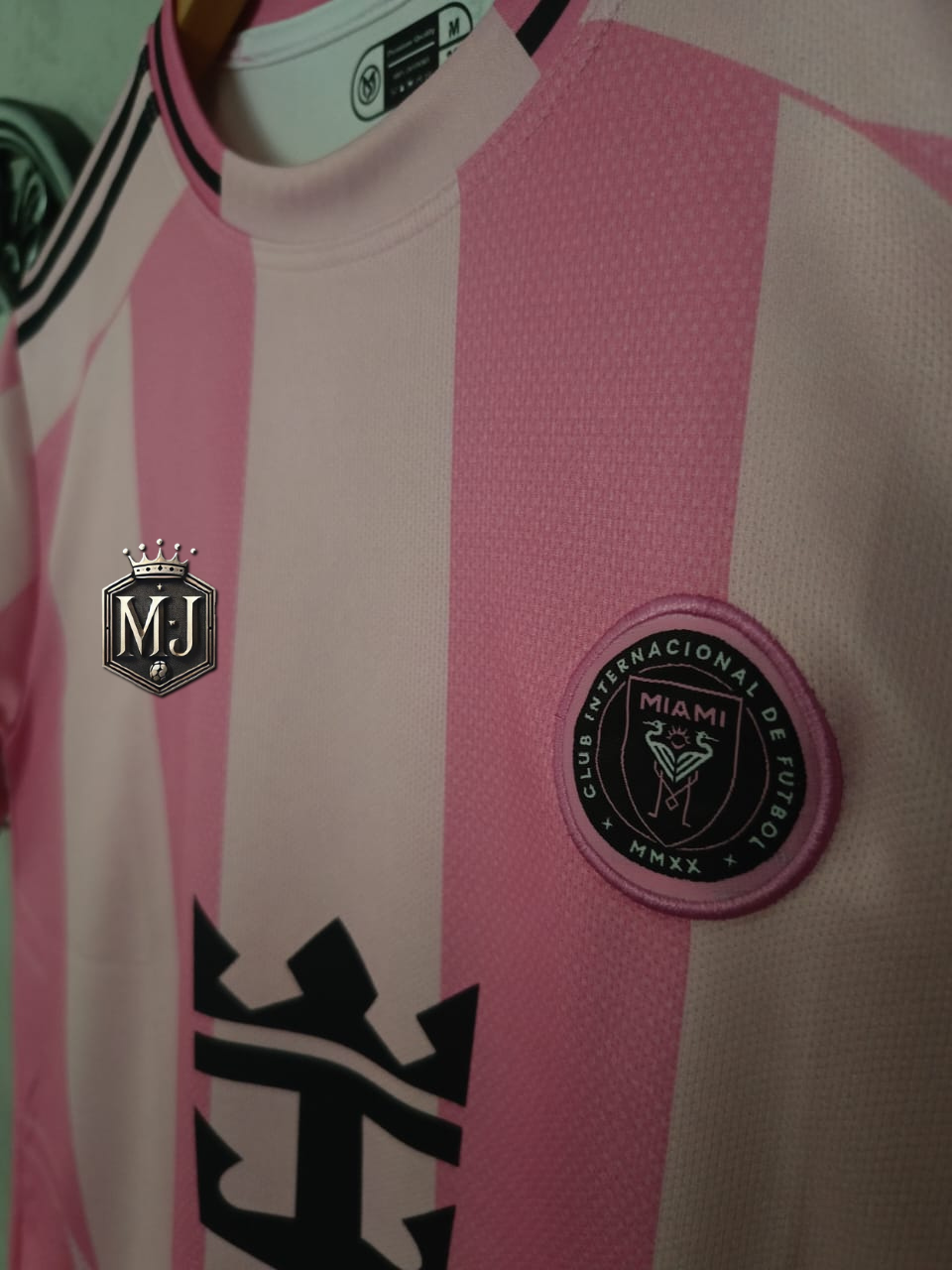 Inter Miami CF 2024–25 Home Jersey – La Familia Edition (Half Sleeve, Embroidered Crest) 🎀⚽🌴