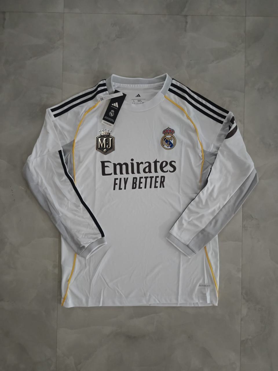 Real Madrid 2025–26 Home Kit – Legends Edition (Full Sleeve, Embroidered Premium, No Backprint) ⚪👑🏟️ (Copy)