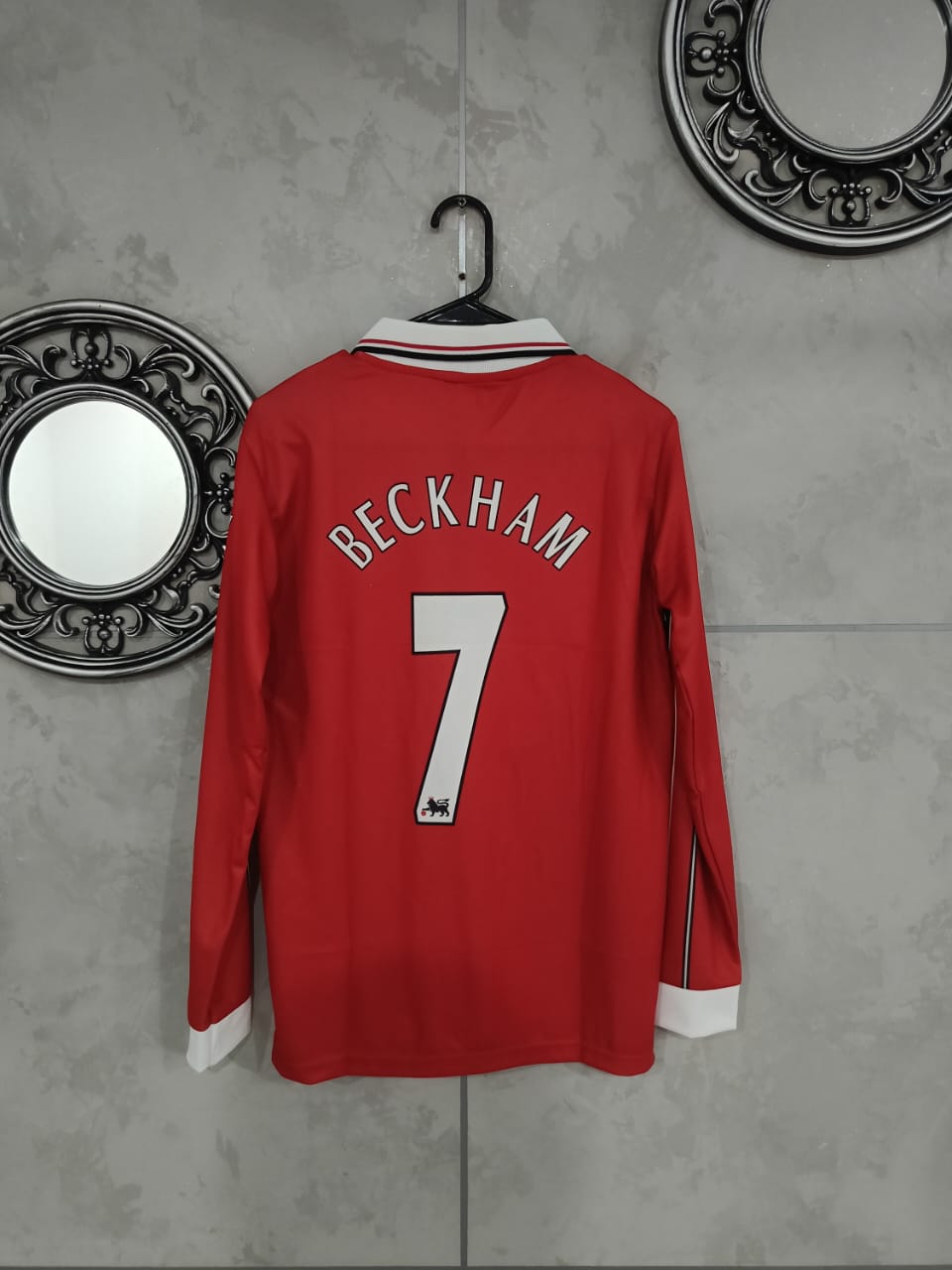 Manchester United 1998–99 Home – Beckham Edition zip collar(Full Sleeve, Retro Embroidered Premium) 🔴⚽🔥 (Copy)