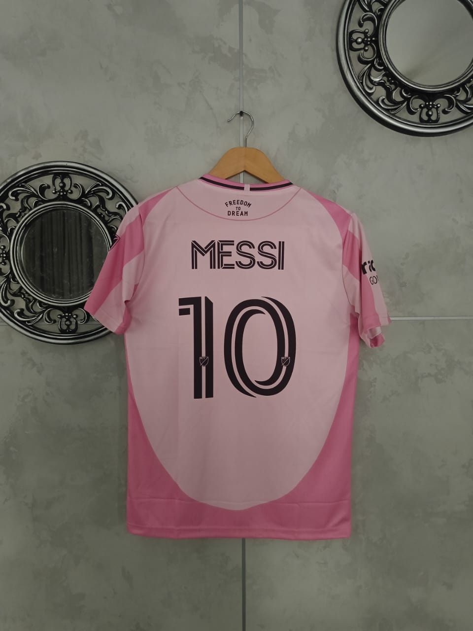 Inter Miami CF 2024–25 Home Jersey – La Familia Edition (Half Sleeve, Embroidered Crest) 🎀⚽🌴