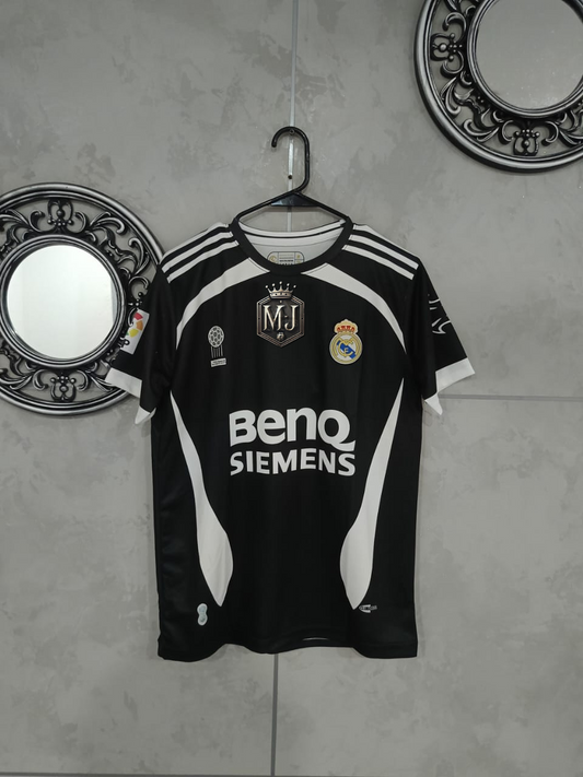 Real Madrid 2006–07 Away – Beckham Edition (Half Sleeve, Embroidered Premium) ⚫⚪✨ (Copy)