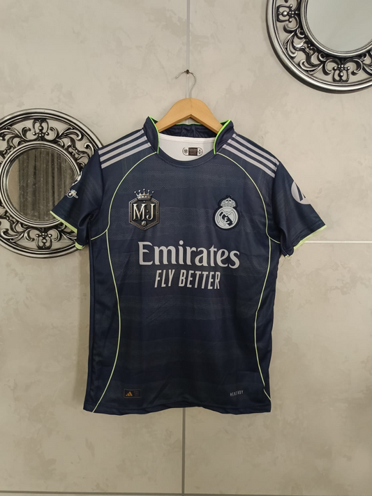 Real Madrid 2025–26 Away Kit – “Night Bernabéu” Edition (Short Sleeve, Embroidered Crest, No Print) ⚽🌙🔵