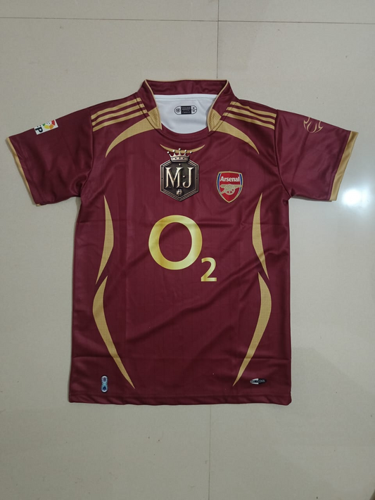 Arsenal Retro Jersey – Thierry Henry Edition (Half Sleeve, Embroidered Crest) 🔴⚪👑