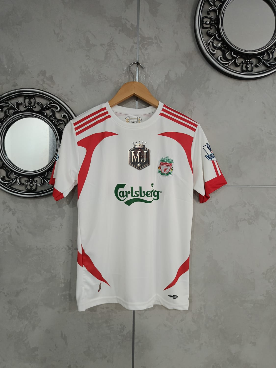 Liverpool 2007–08 Away – Gerrard Edition (Embroidered, Retro Classic) ⚪🔴🔥 (Copy)